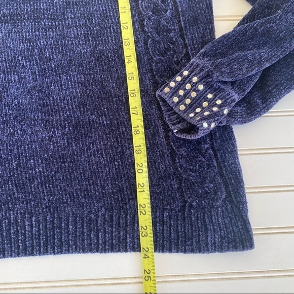 Studded pullover sweater Size Large - Picture 6 of 8